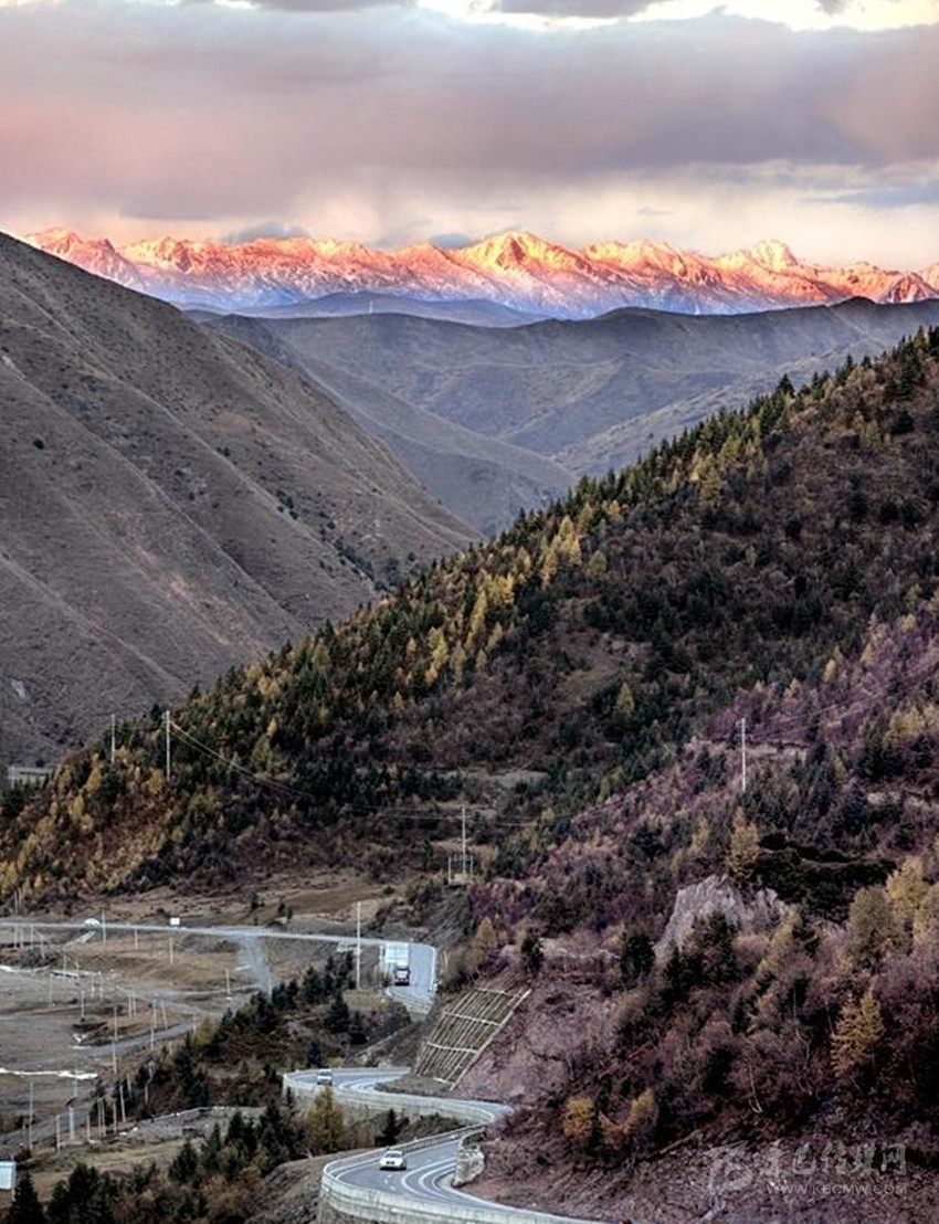 公路都這么美，你在川西高原到底錯過(guò)了多少風(fēng)景？