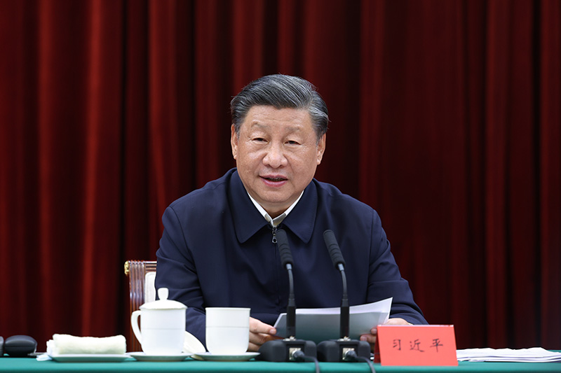 2023年10月12日下午，中共中央總書(shū)記、國家主席、中央軍委主席習近平在江西省南昌市主持召開(kāi)進(jìn)一步推動(dòng)長(cháng)江經(jīng)濟帶高質(zhì)量發(fā)展座談會(huì )并發(fā)表重要講話(huà)。新華社記者 鞠鵬 攝