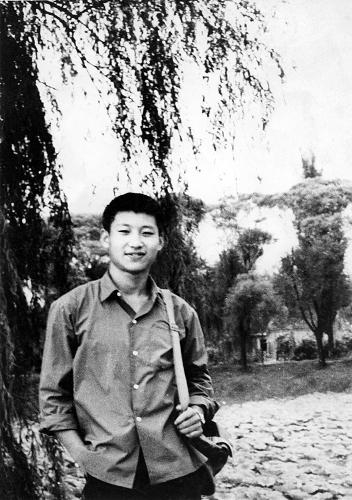 這是1972年，插隊回京探親時(shí)的習近平。